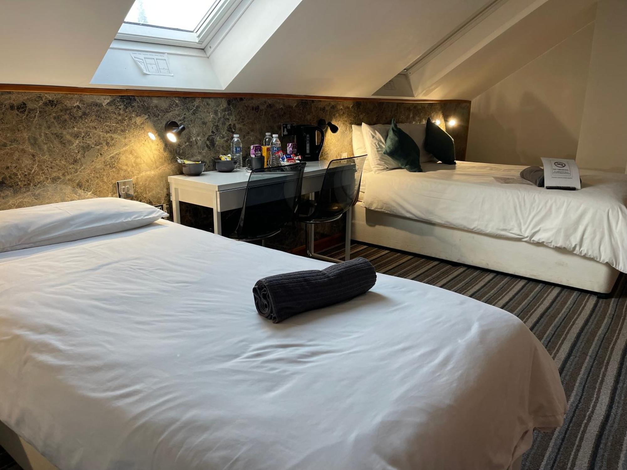 Hotel The Six Bells