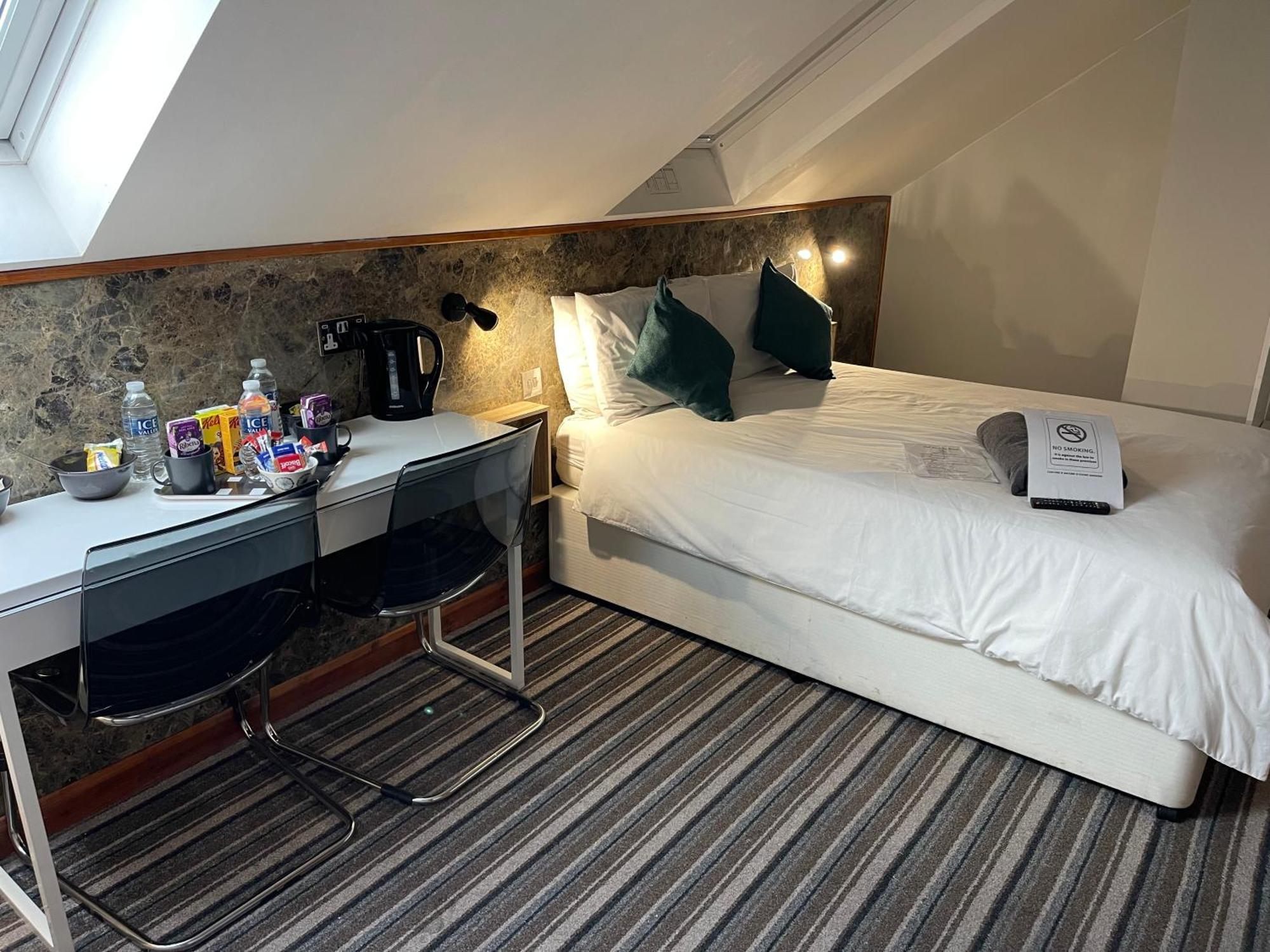 The Six Bells Hotel 3*