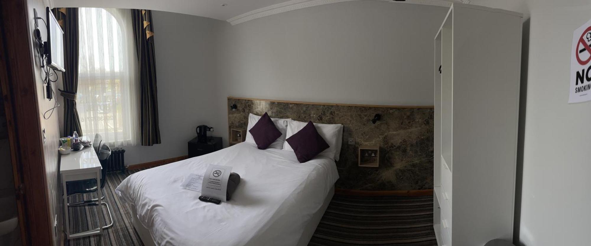 Hotel The Six Bells Enfield
